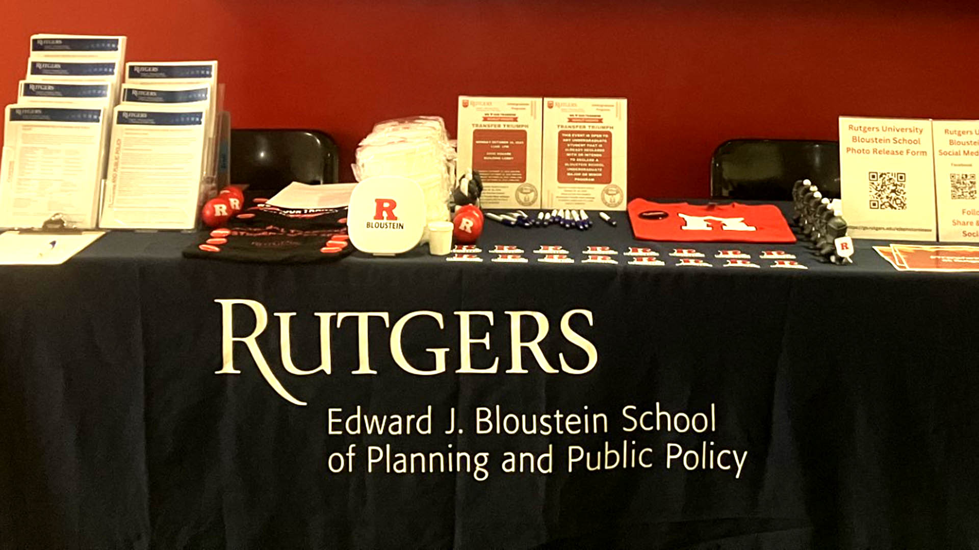 Bloustein School undergraduate open house information table
